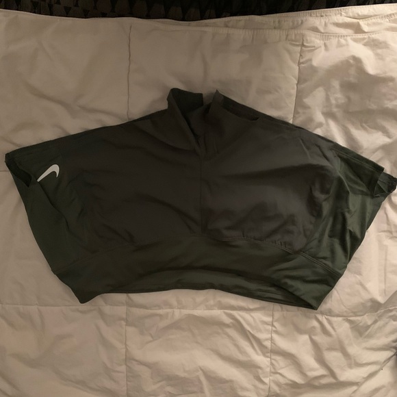 New with tags or worn one Womens Nike clothes.